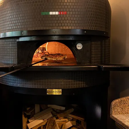 Han/Misafirhane Jozef *